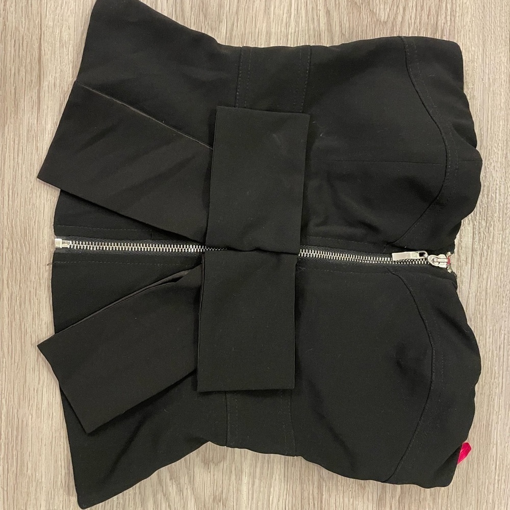 Forever 21 Black Zip Up Tube Top with Bow. - Picture 3 of 7